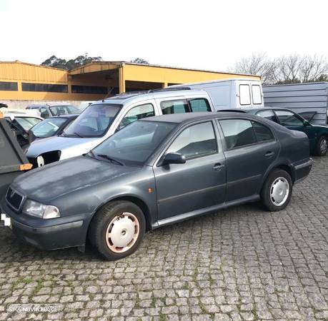 Skoda Octavia 1.9 TDi 5P 90cv 1999 - Para Peças - 2