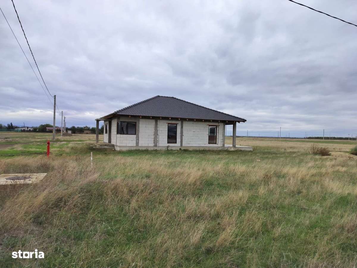 Casă 4 camere în Zimandcuz - Imagine principală: 3/5