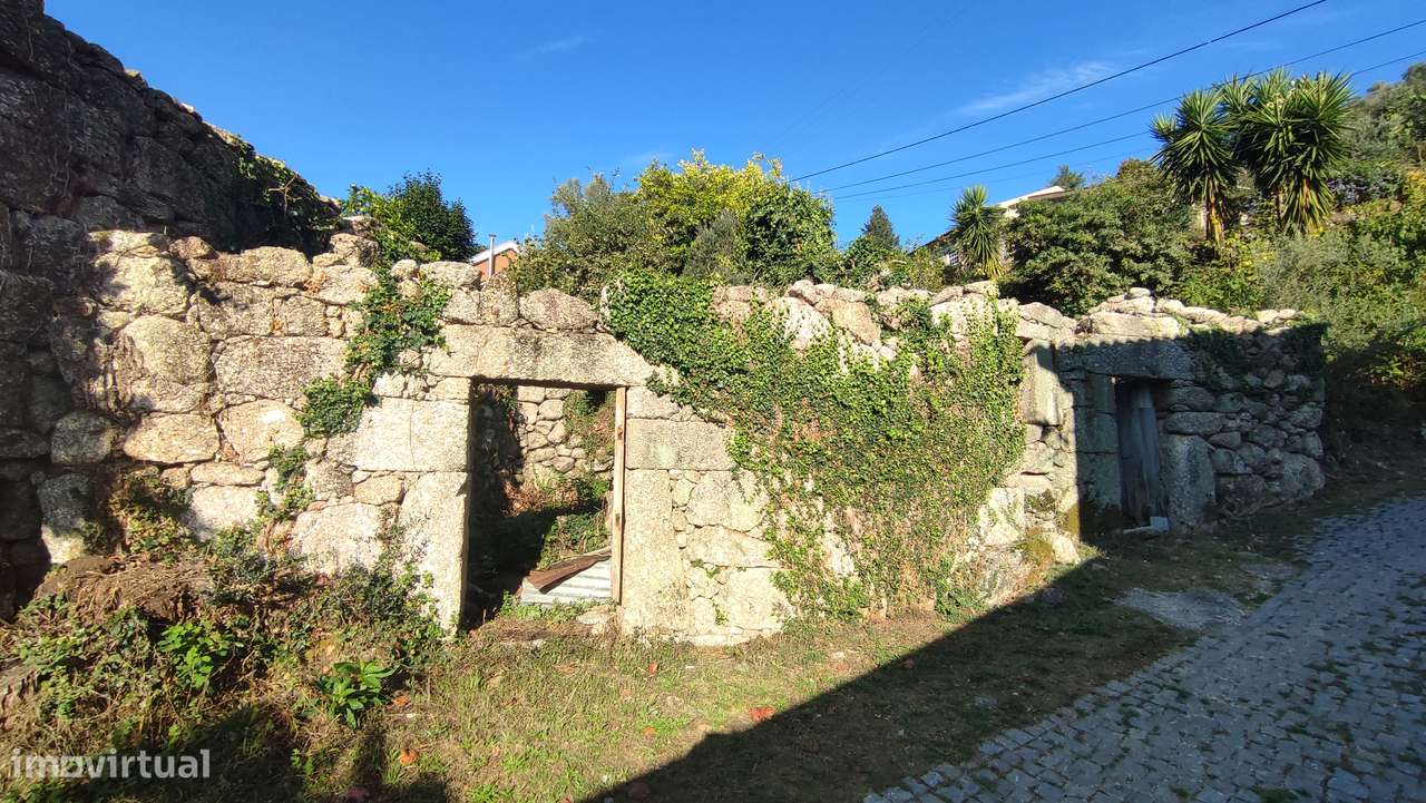 Moradia para restauro em Gondoriz, Terras de Bouro - Grande imagem: 4/32