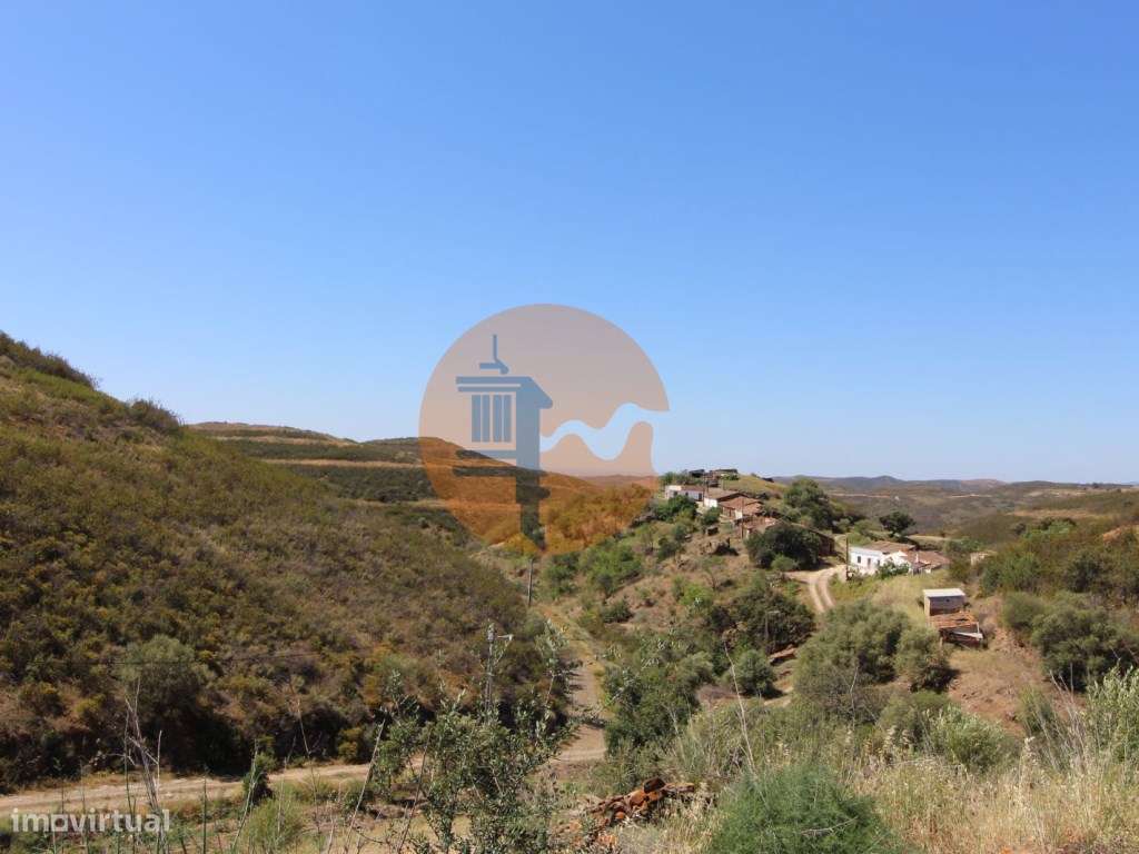 Prédio Misto na Serra de Tavira, com ruína de 110m2 e terreno de 1.... - Grande imagem: 4/5