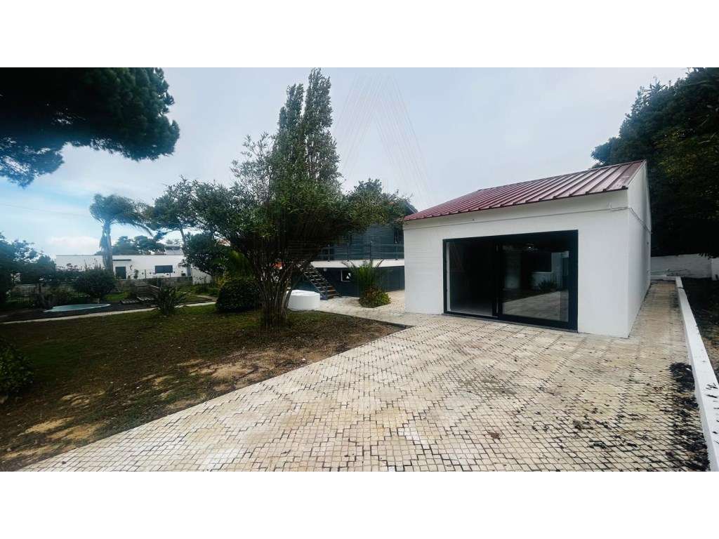 Moradia Isolada T3 em lote de 667m2 em Lagoa de Albufeira, Sesimbra-29