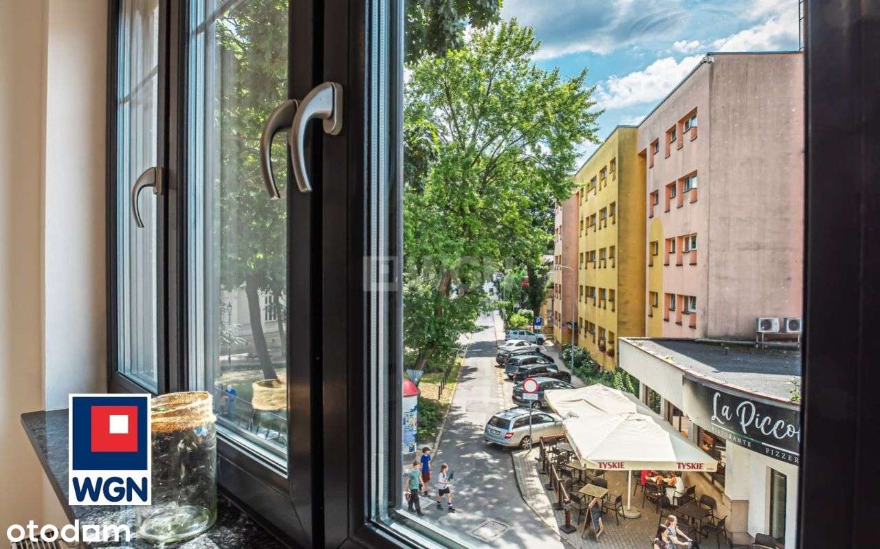 Eksluzywny apartament dwupoziomowy w ścisłym centrum miasta.-12