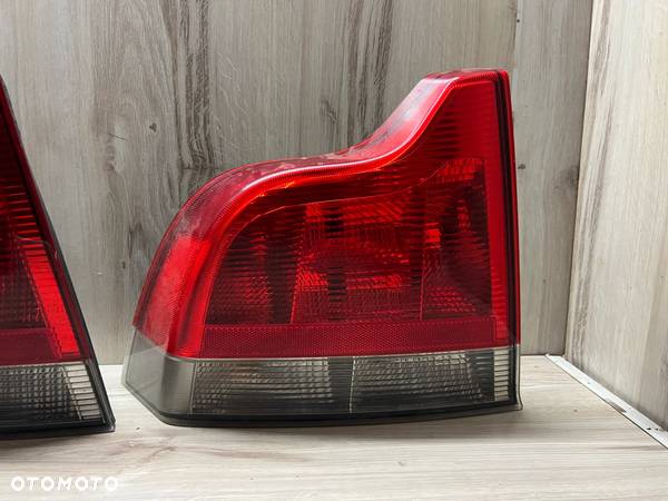 LAMPA TYLNA LEWA VOLVO S60 - 1