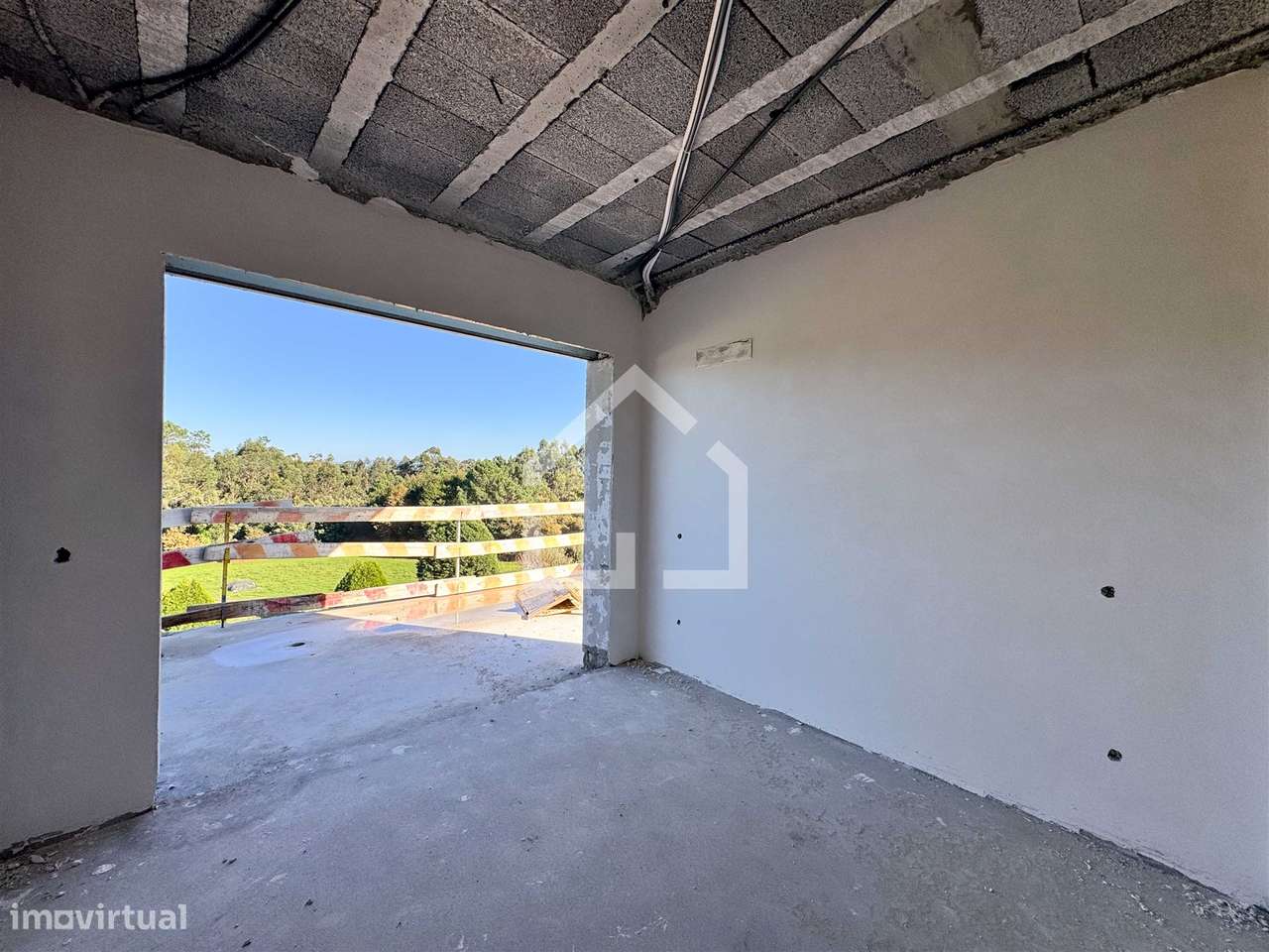 T2 com Terraço NOVO - Argoncilhe-10