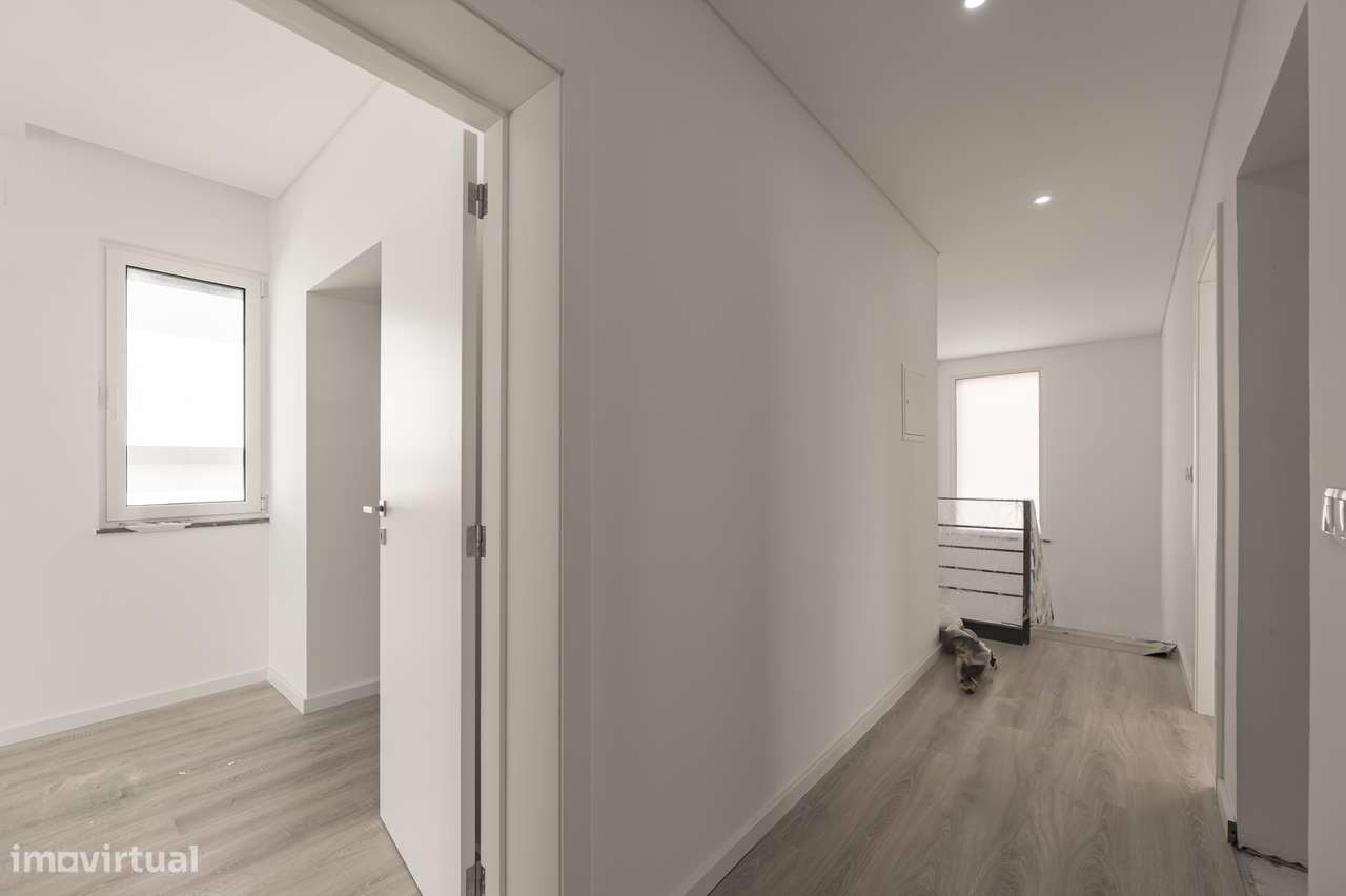 Moradia independente T4+1 nova c/piscina a 20 minutos Lisboa-19