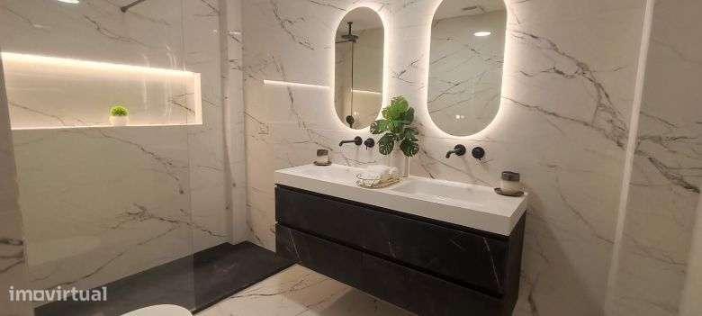 Moradia Independente T4 na Herdade da Aroeira com piscina, garagem a 2-47