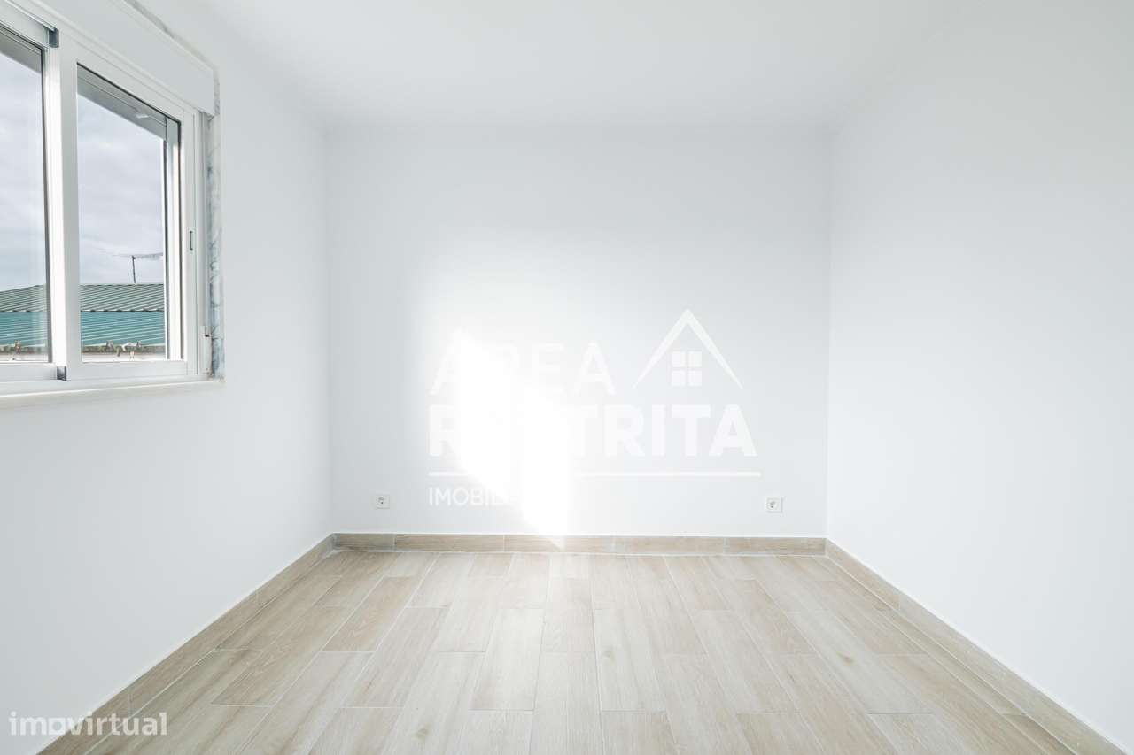 Moradia pré-fabricada nova T2 A VENDA no Parque Verde em Fernão Ferro.-10