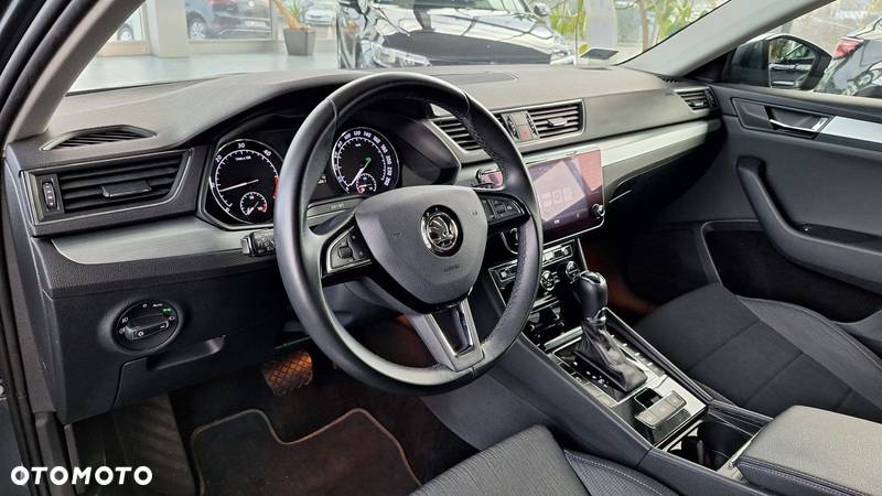 Skoda Superb 2.0 TDI Ambition DSG - 9