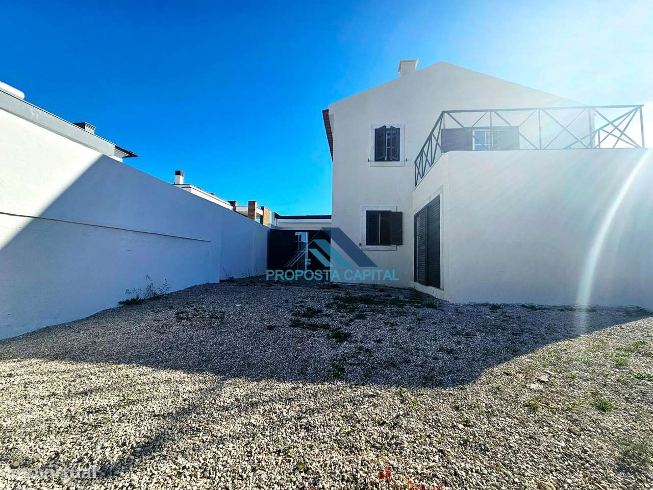 Moradia T4 com excelentes áreas exteriores - Oportunidade Única...-5