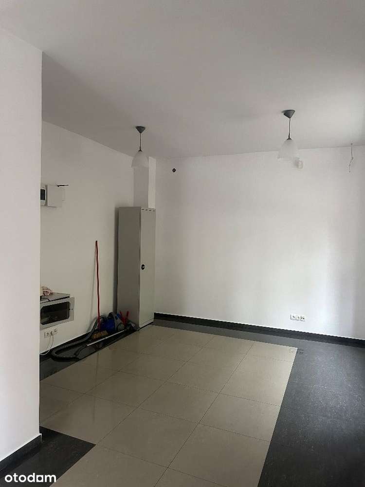 Lokal na sklep biuro usługi na parterze z witryną - Pełny obrazek: 5/11