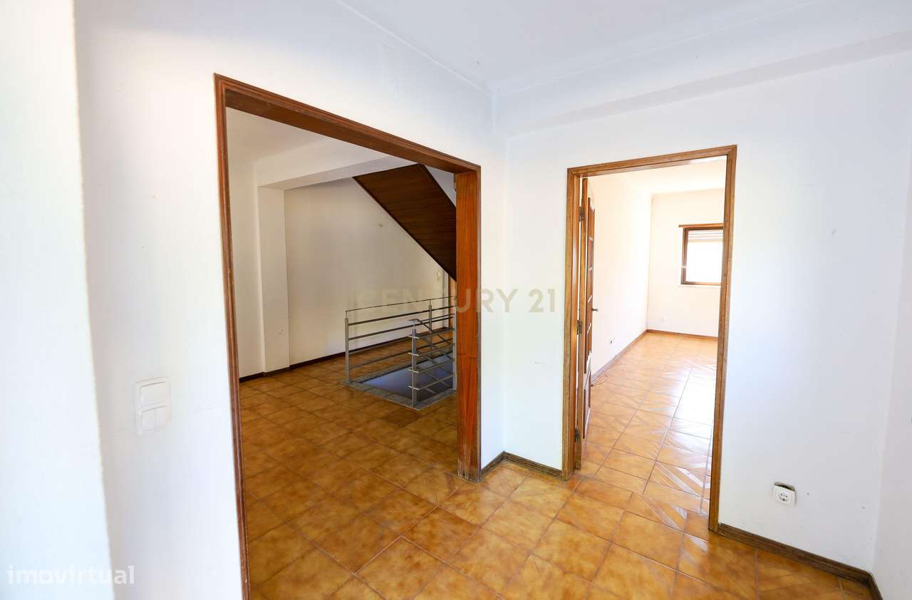 Moradia Isolada T5 em Silgueiros  - Oportunidade Única!-8