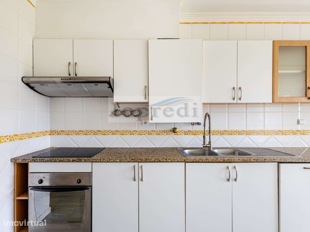 Apartamento T3 com 2 garagens em Box e 1 arrecadação-11