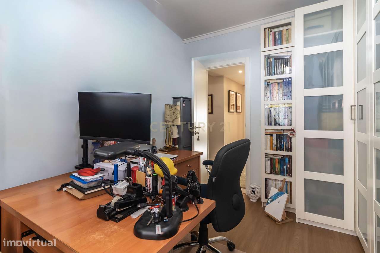 Excelente T3 Remodelado – 3º Andar (sem elevador) | 98 m² de área útil-27