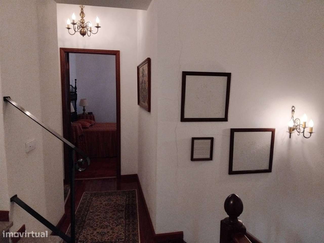 Moradia de Grande Dimensão com Potencial Habitacional, Turístico e de-32