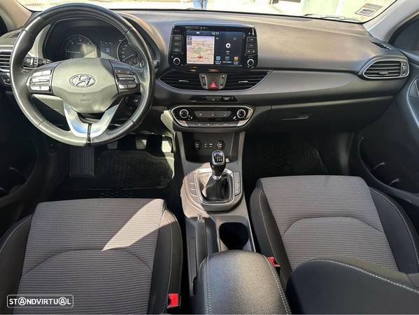 Hyundai i30 1.6 CRDi Comfort+Navi - 10