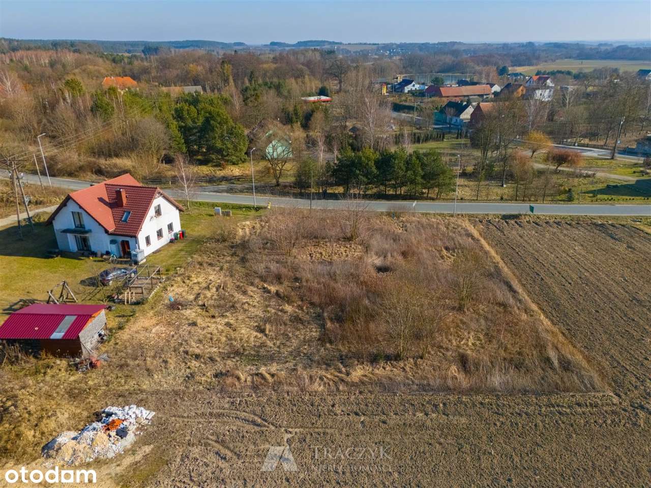 Uzbrojona działka_droga gminna asfaltowa_Las-5