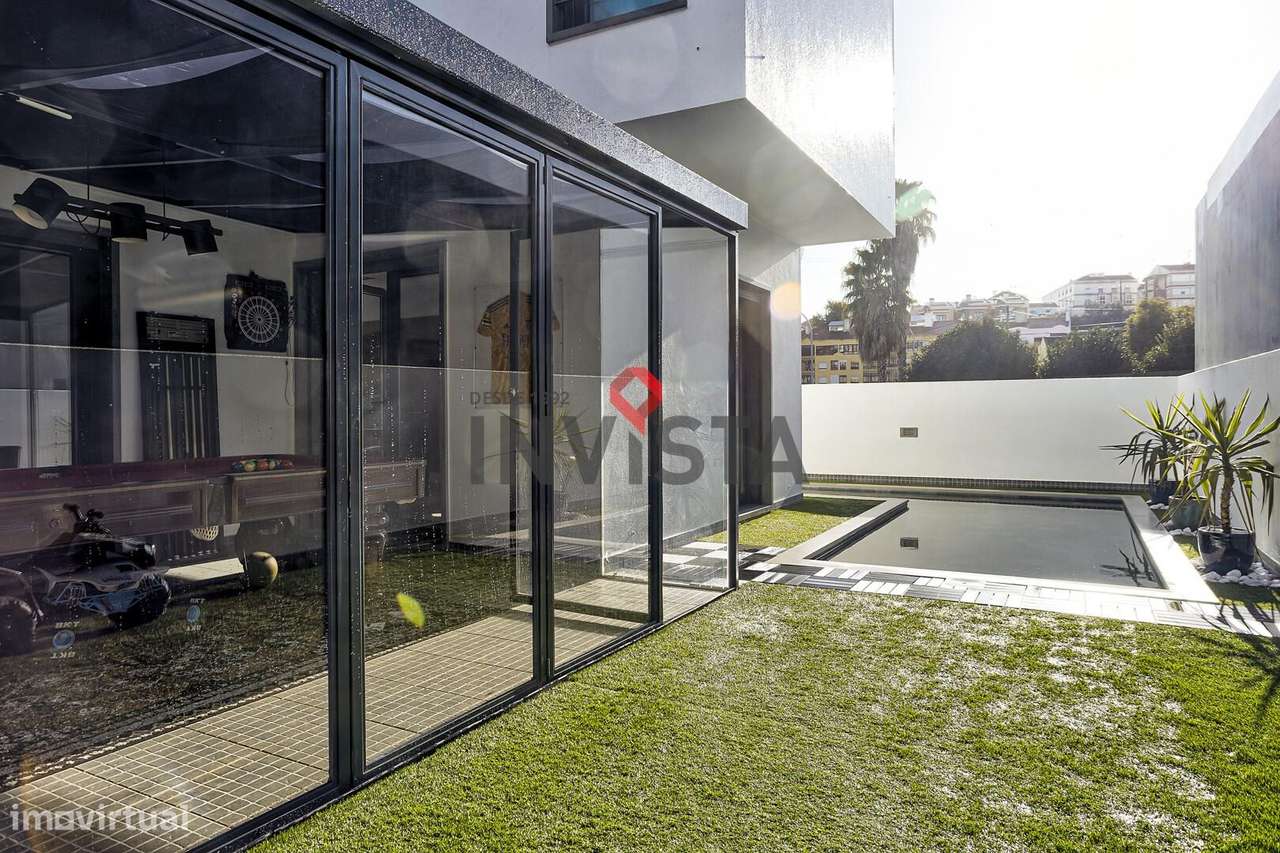 Moradia no Centro de Alverca com piscina-14