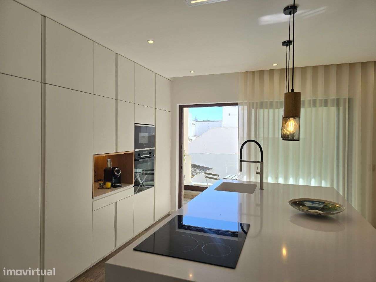 Moradia T4 com garagem baixa de Faro-18