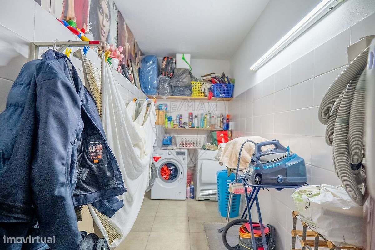 Moradia T3 Geminada em Azurém – Vista Deslumbrante para a Penha-27