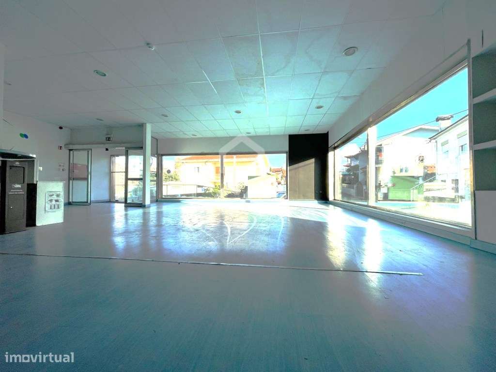 Armazém para venda em Calendário, Vila Nova de Famalicão - Grande imagem: 2/25