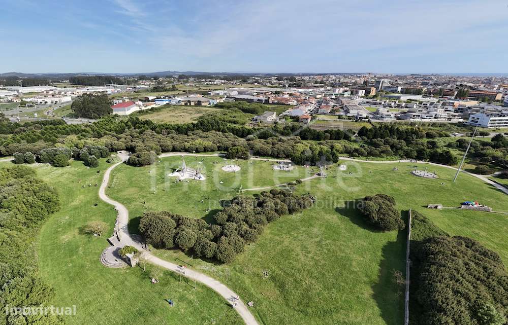 Lote Póvoa de Varzim junto ao Continente - Grande imagem: 5/6