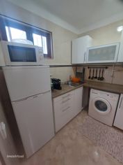 Apartamento - Mobiliado e Equipado - Arrendamento - Nazaré