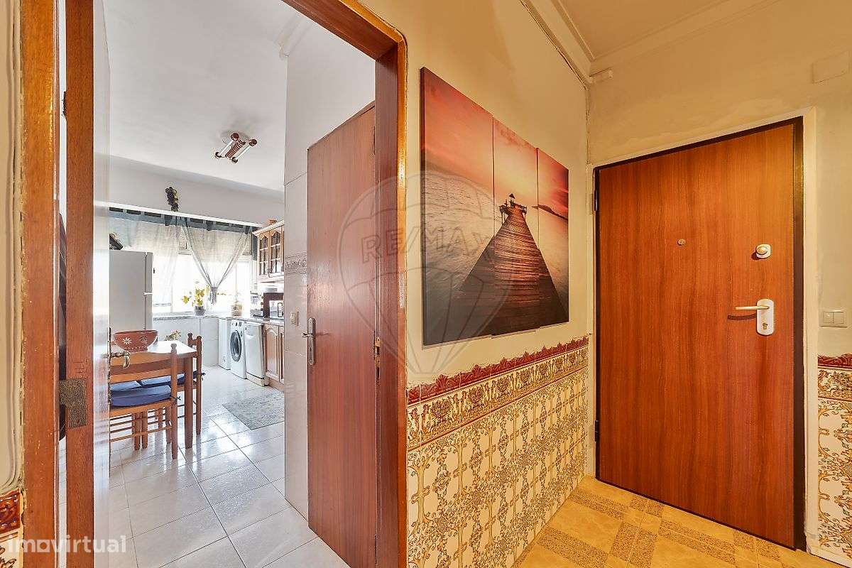 Apartamento T2 para venda na Cruz de Pau, Amora.-11