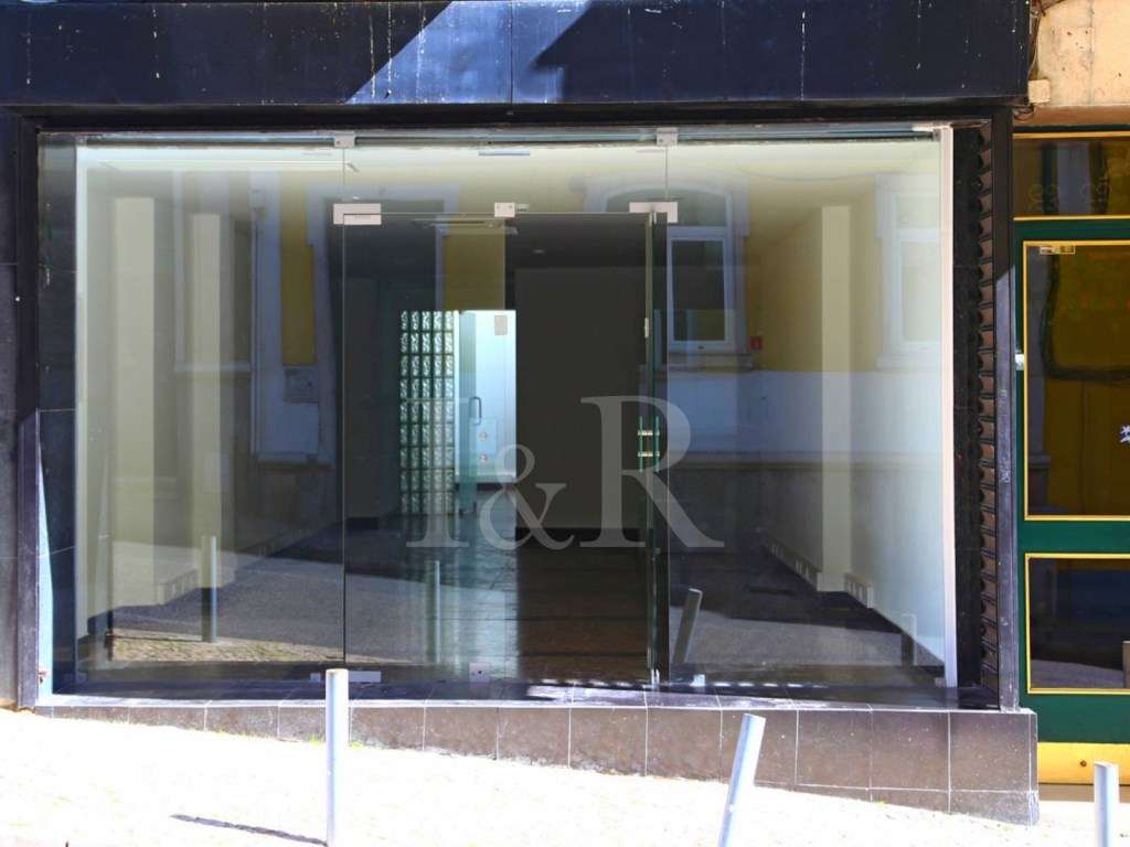 Loja renovada com 180 m2 na Penha de França, Lisboa - Grande imagem: 5/15