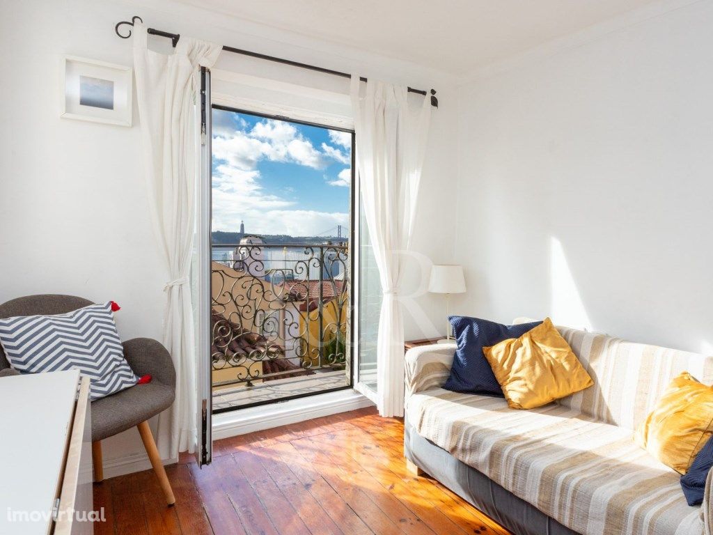 Apartamento T1 com varanda e vista rio na Bica, Lisboa