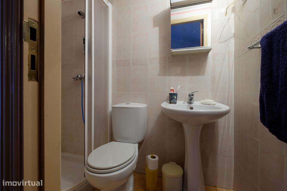 Quarto - localizado em Arregaça Coimbra - Grande imagem: 3/21