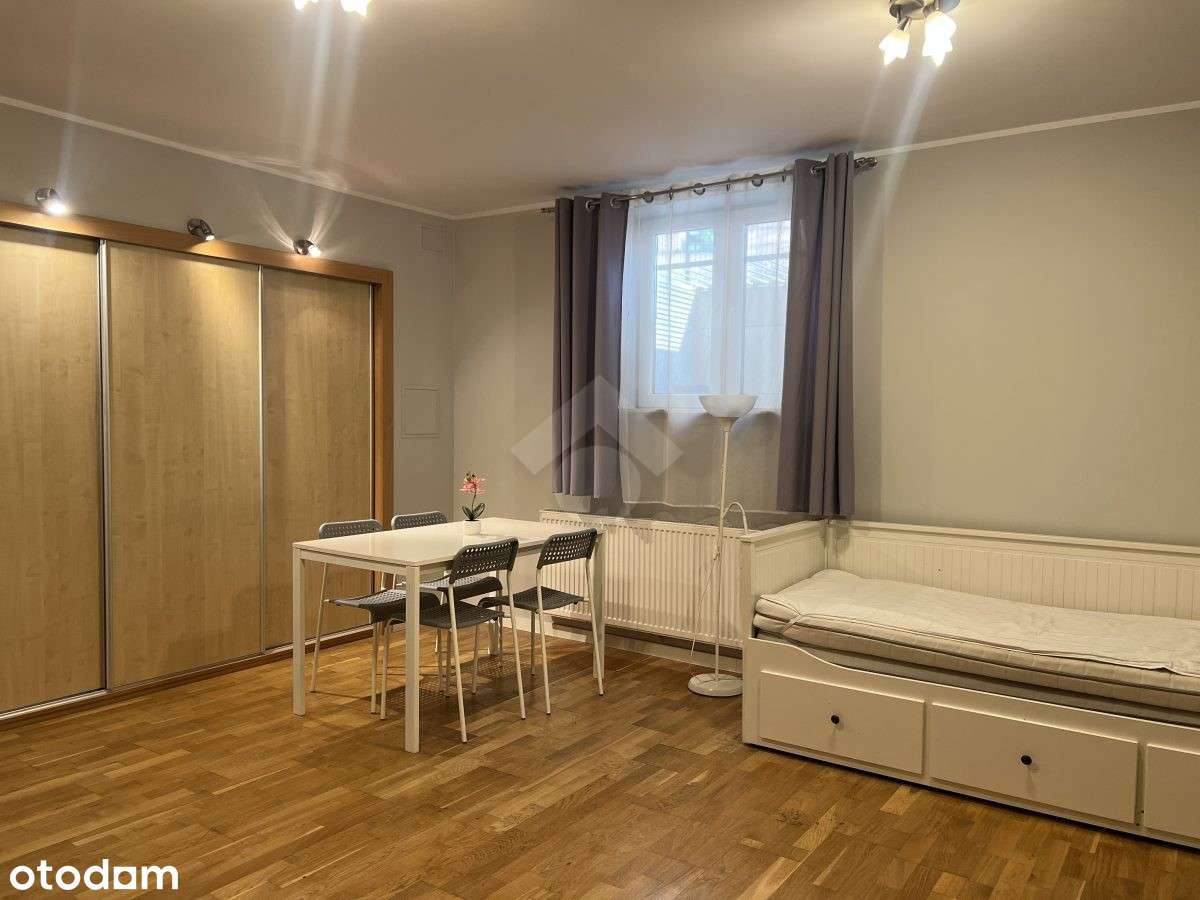 Funkcjonalna kawalerka w pobliżu stacji kolejowej ,,Kraków Łobzów''! - Pełny obrazek: 1/8