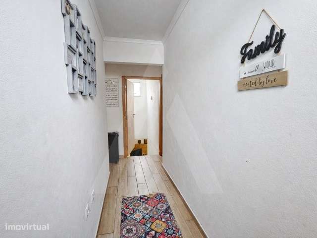 Moradia T3 com garagem e quintal em Eixo - Grande imagem: 5/22