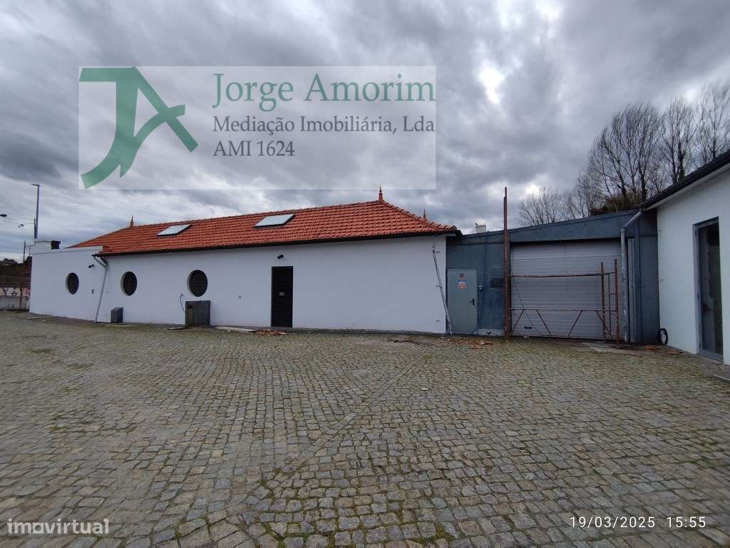 Armazém industrial com 1400 m2. Frente para A.E - A43 Porto - Gondo... - Grande imagem: 3/19