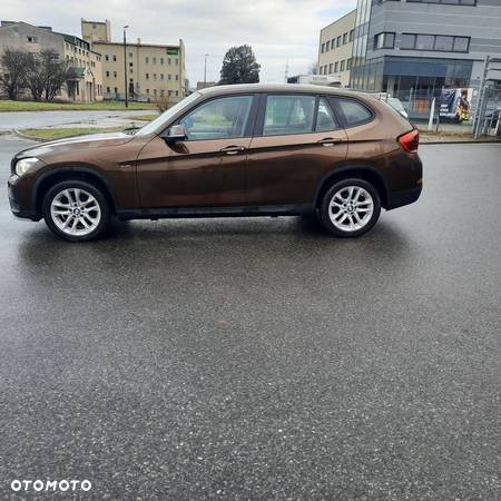 BMW X1 sDrive18d Sport Line - 7