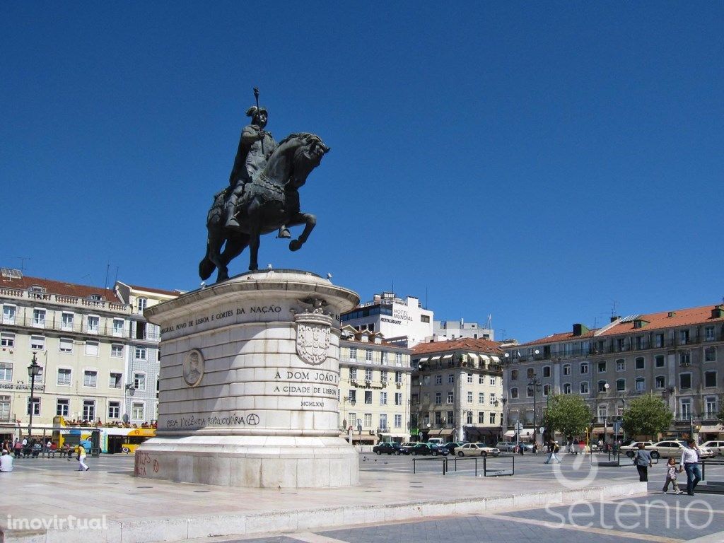 Baixa. Excelente localização, numa das principais praças ...