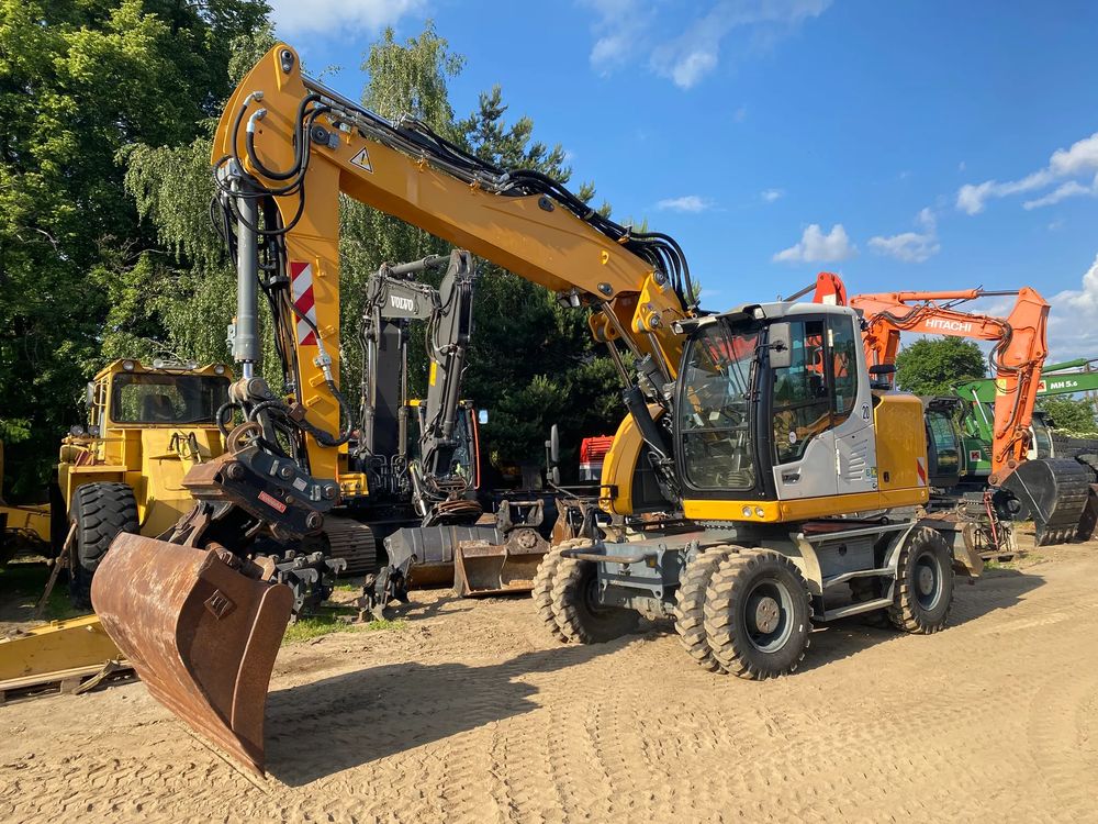 Liebherr A918 compact, 2017 rok, 8700 mth, z niemiec 2017