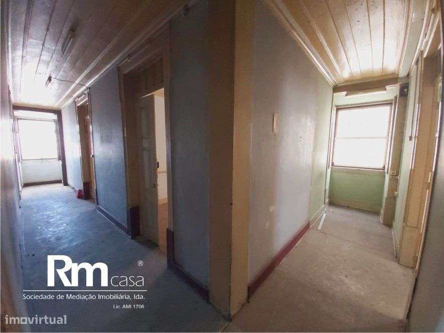 Magnifico prédio devoluto na Rua da Sofia, Largo do Terreiro da Erva-22