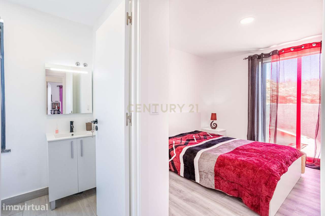 Moradia T3 + 1 com uma vista espetacular em Fonte Santa-16