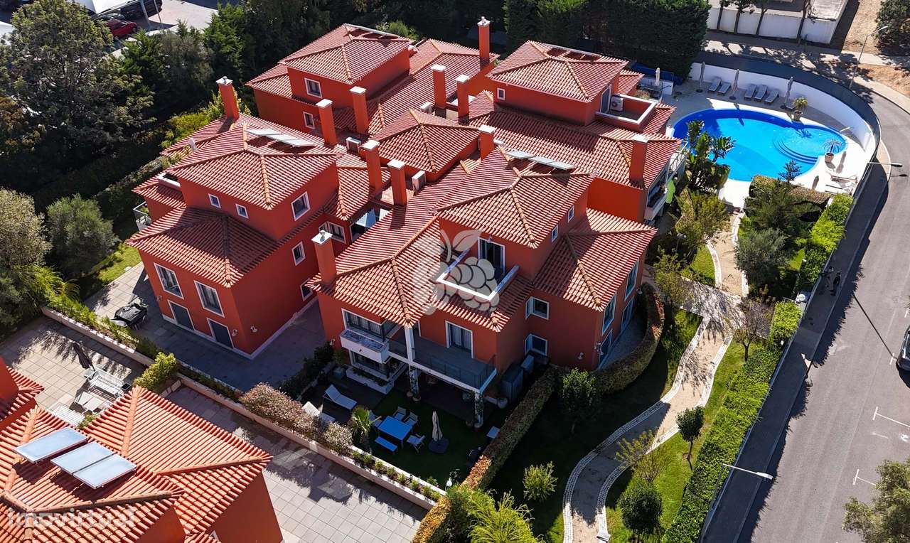 T4 duplex nos "Terraços da Guia" em Cascais com garagem e piscina-47