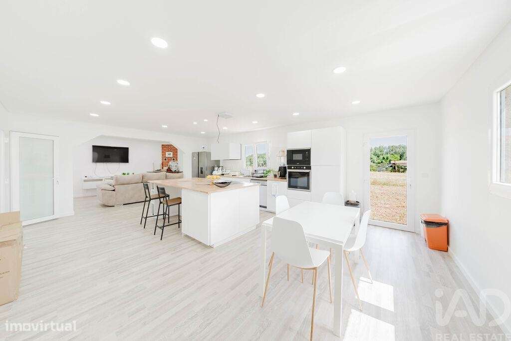 Casa T4 em Aguda de 336,00 m2 - Grande imagem: 2/30