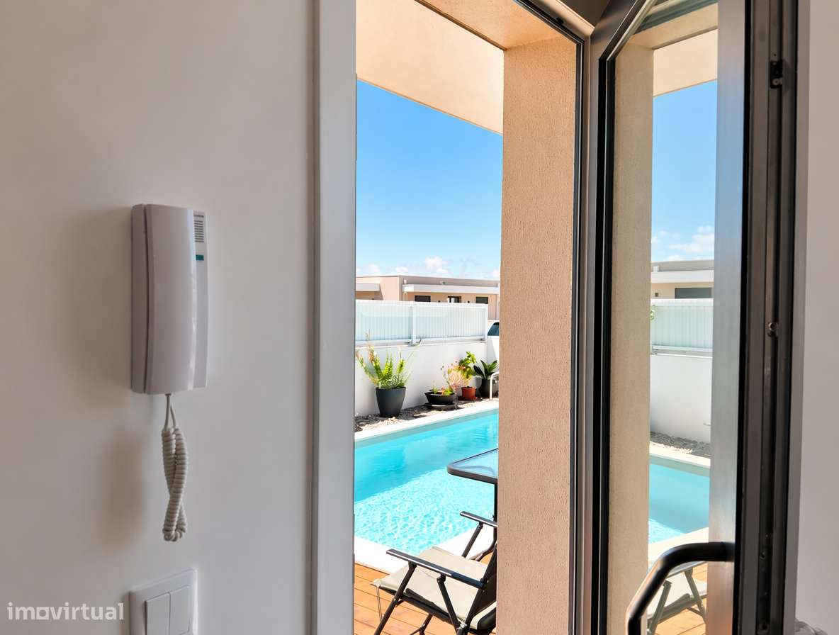 MORADIA T3 COM PISCINA-9
