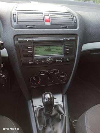 Skoda Octavia Combi 1.6 Classic - 12