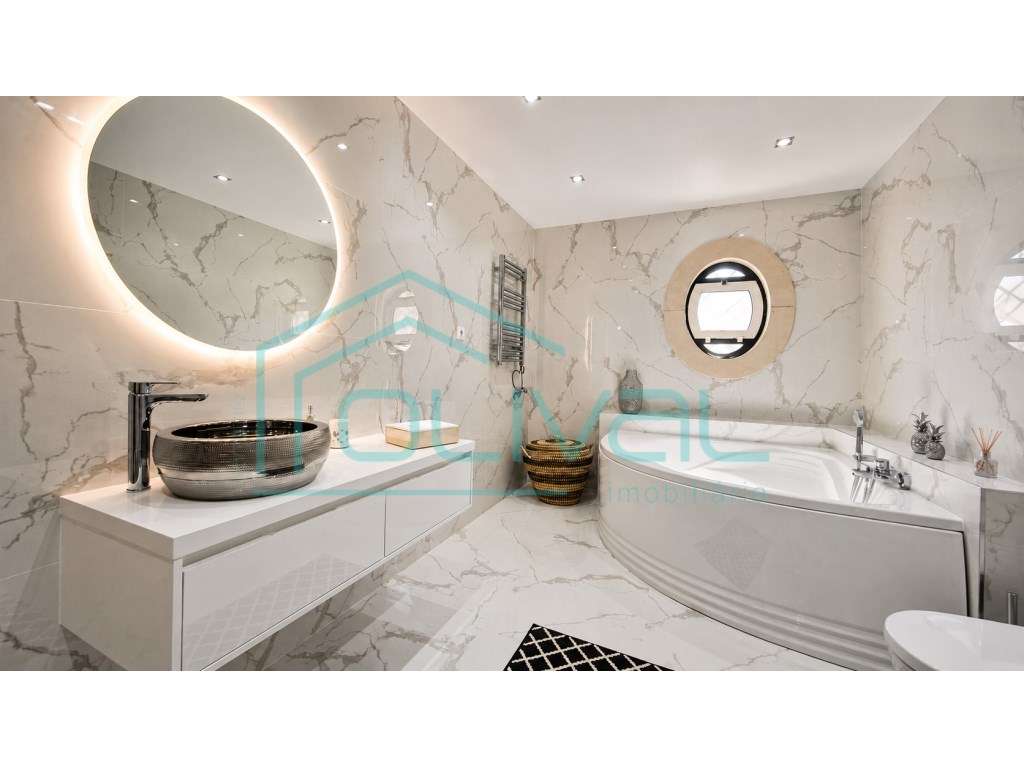Moradia T4 de Luxo --- Condomínio Belo Jardim-17