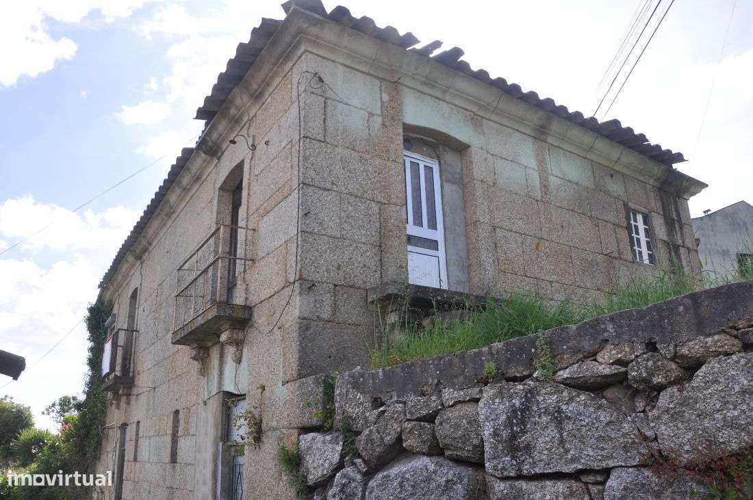 Casa para Restauro em Abação-4