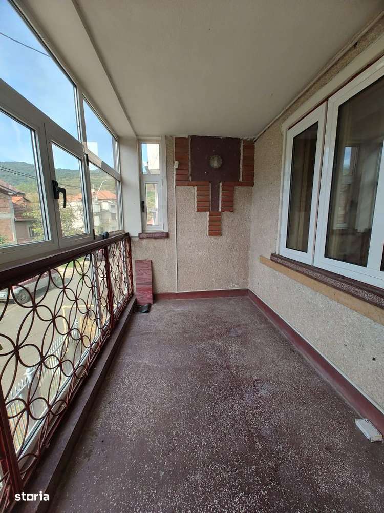 Casa zona centrala, suprafata utila 234,97mp, suprafata teren 318mp - Imagine principală: 4/20