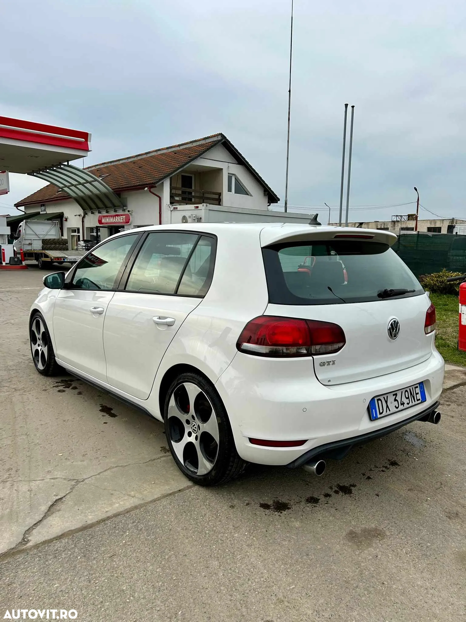 Volkswagen Golf - 4