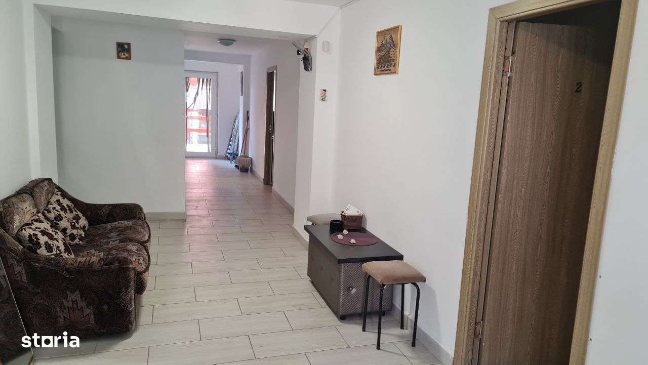 Vila Eforie Nord D+P+2+M 25 camere situata pe faleza la 20m de mare - Imagine principală: 3/15