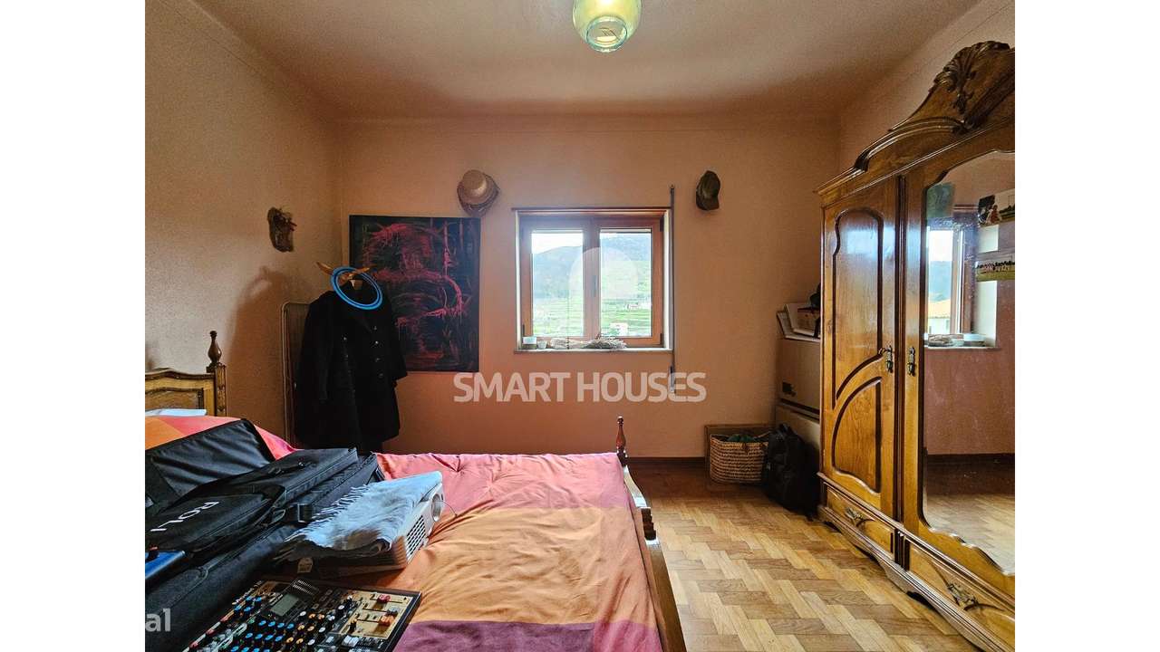 Moradia T3+1 em Avô c/ terreno-15