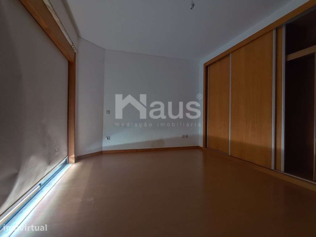T3 com varanda Garagem e 1 lugar de parqueamento - Vila Serena-19