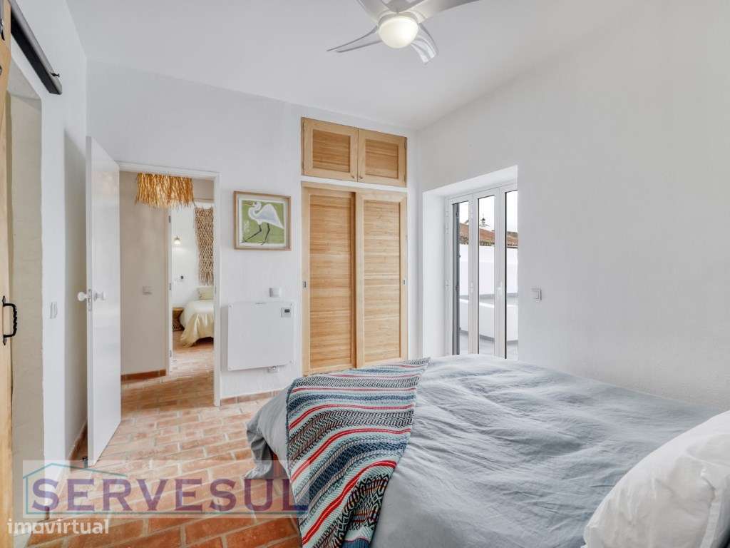 Charmosa Moradia Familiar T3+1 no Campo, inserida num generoso terr...-15